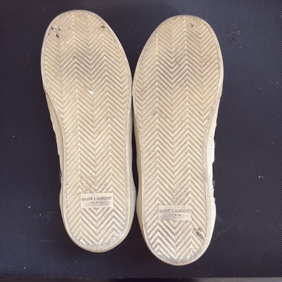 Saint Laurent White Sneakers with Black Star Design - Picture 4 of 4